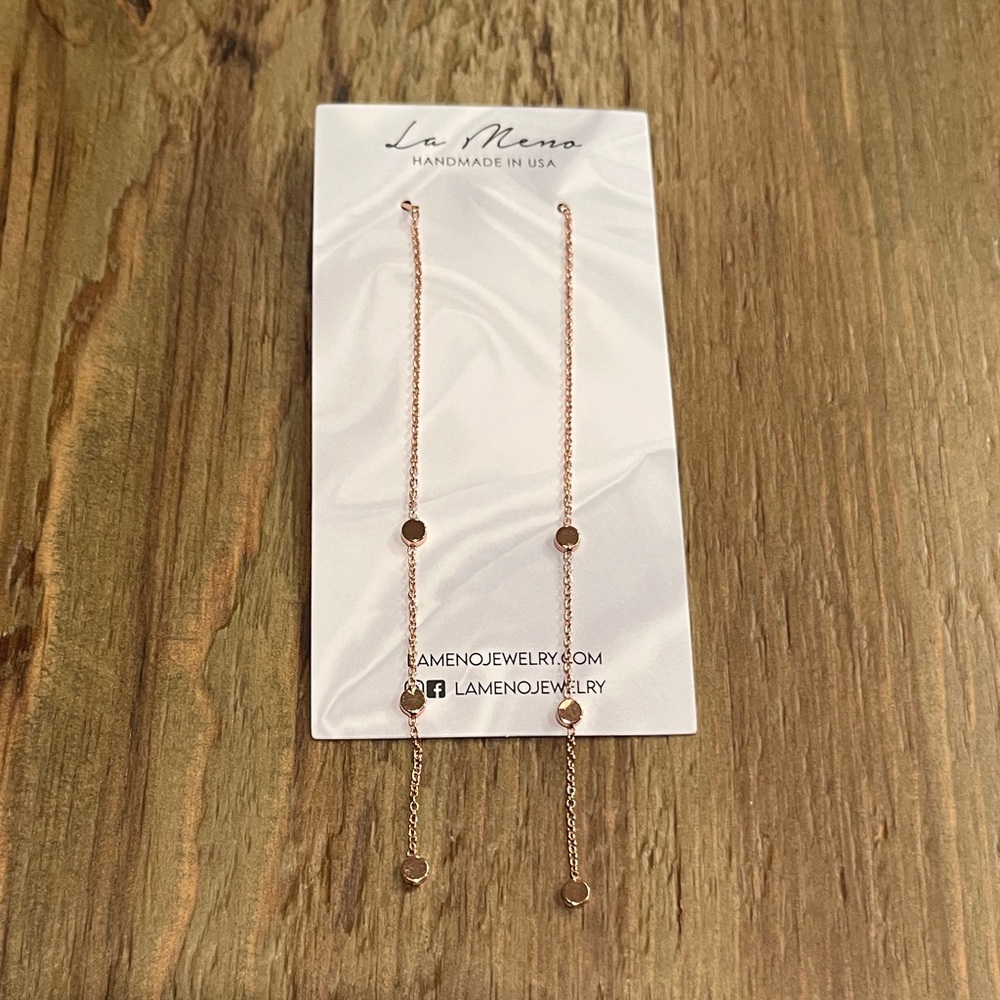 La Meno Rose Gold Treasure Thread Earrings